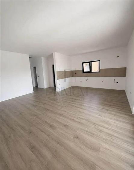 Duplex cu 3 camere cu Teren 332 Mp în Albina