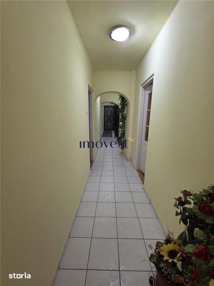 Apartament cu 4 camere în Lucian Blaga