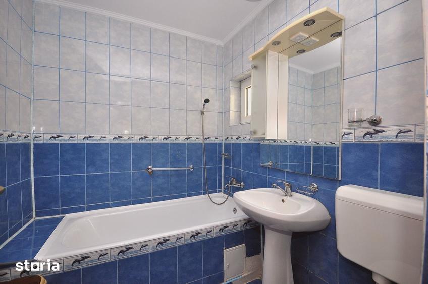 Apartament cu 3 camere decomandat în Drumul Taberei