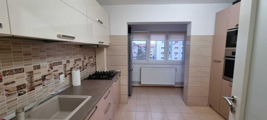 Apartament cu 2 camere decomandat în Girocului