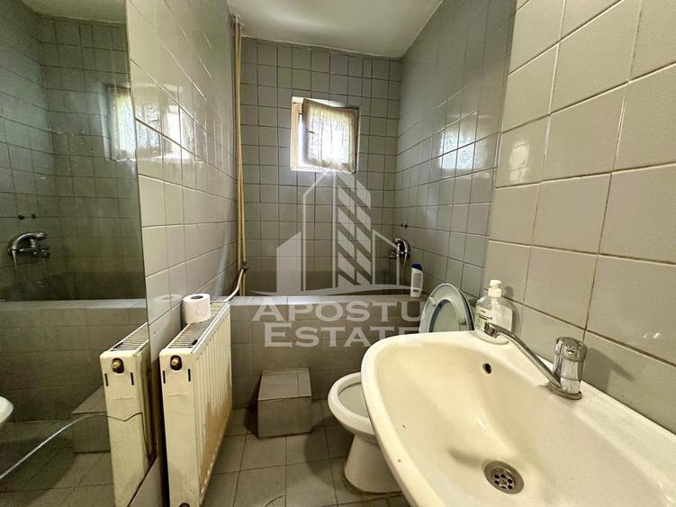 Apartament cu o camera, decomandat, zona Buziasului - 1