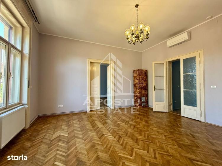 Apartament cu 4 camere în Ciupercenii Noi