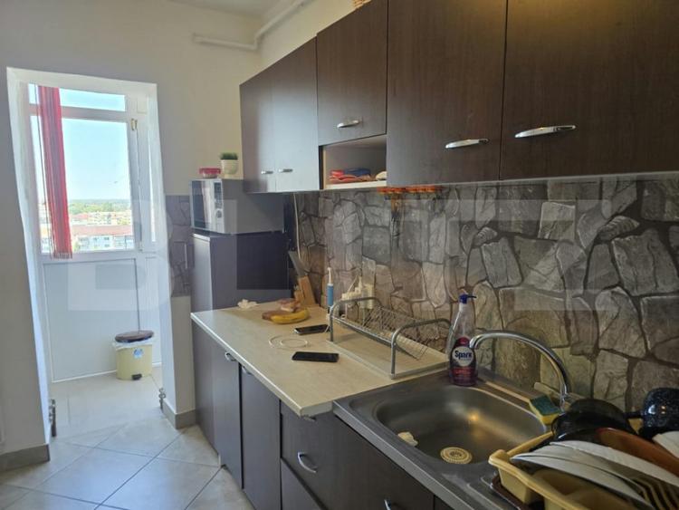 Apartament cu 3 camere decomandat în Micro 4