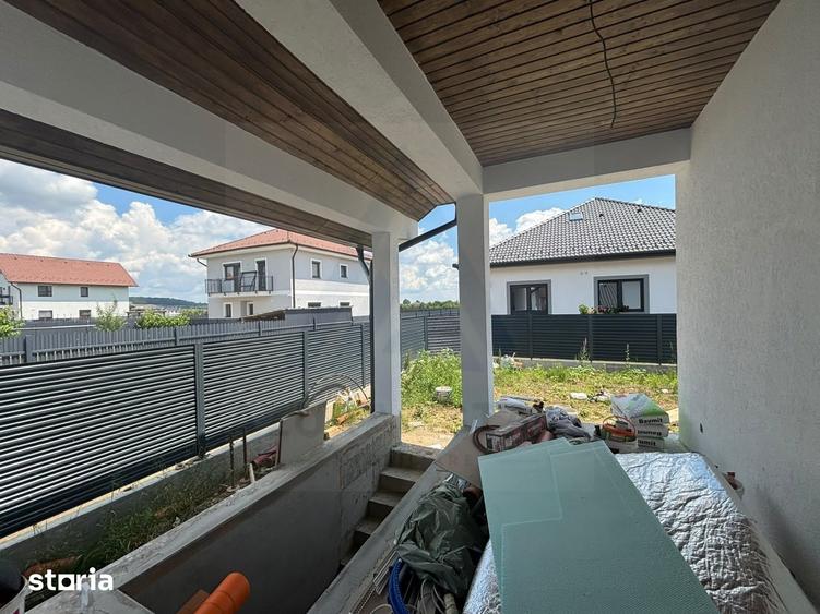 Casă cu 4 camere cu Teren 430 Mp în Cristian