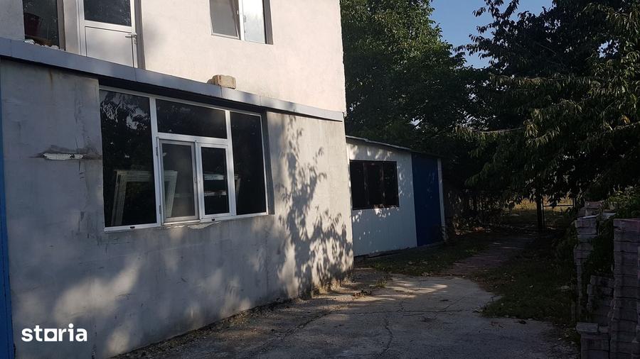 Spațiu comercial, de 414 mp, în Mărăcineni