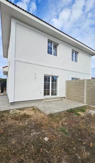 Duplex cu 3 camere cu Canalizare în Sânandrei