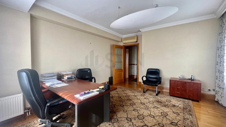 Apartament cu 3 camere decomandat, mobilat în Dorobanți