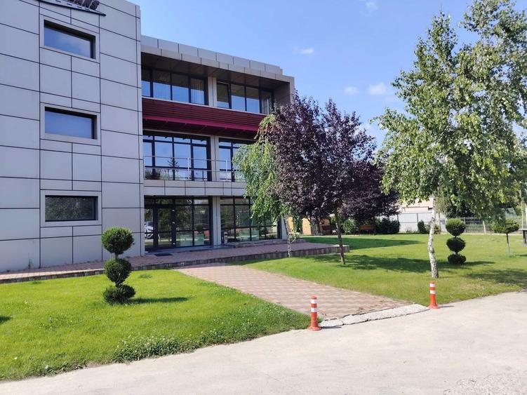 Spațiu comercial, de 130 mp, în Exterior Vest
