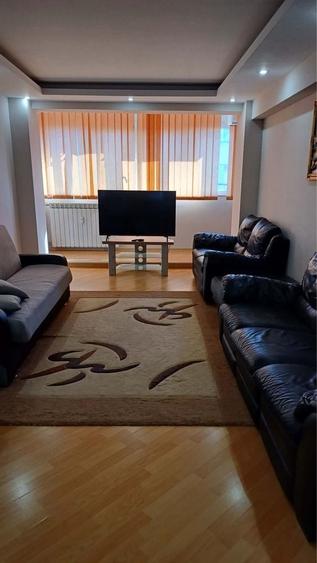 Apartament cu 3 camere în Decebal