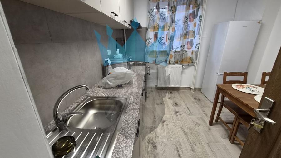 Apartament cu 4 camere semidecomandat, mobilat în Baba Novac