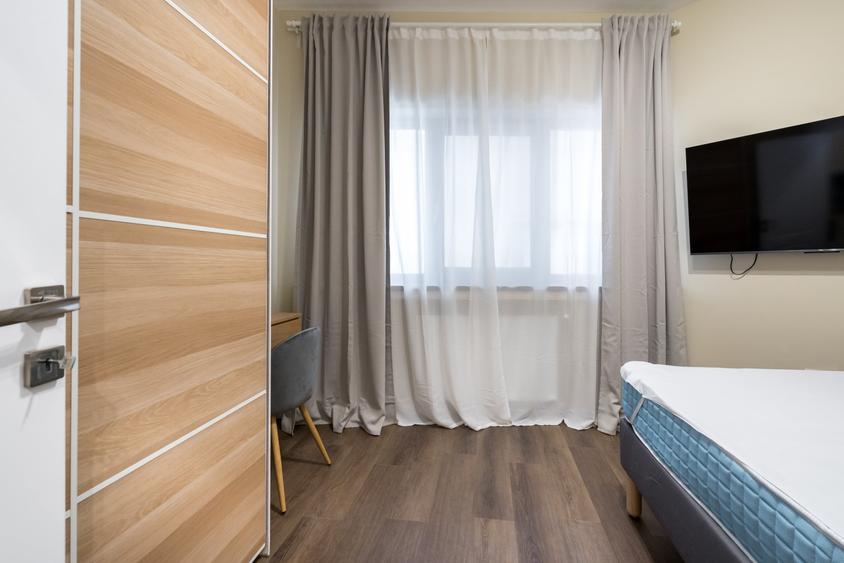 Apartament cu 2 camere semidecomandat, mobilat în P-ța Romană