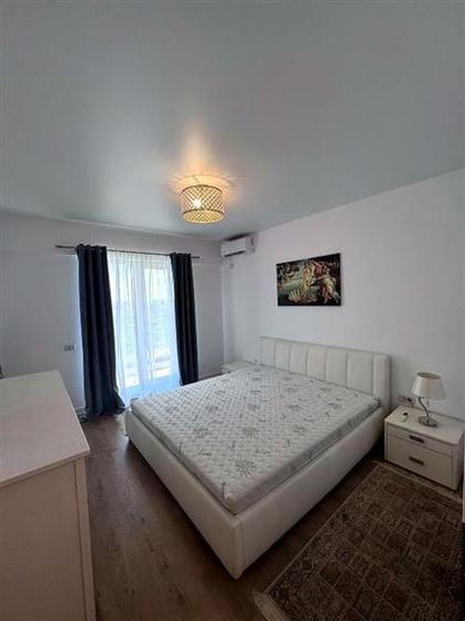 Apartament cu 3 camere decomandat, mobilat în Parcul Carol