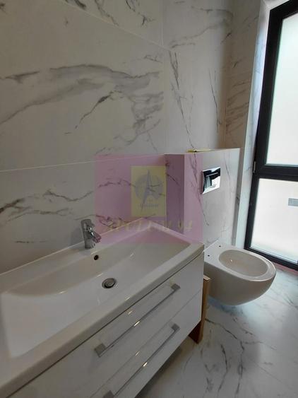 Casă cu 4 camere cu Teren 117 Mp în 1 Decembrie