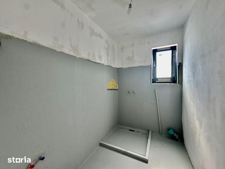 Casă cu 4 camere cu Teren 400 Mp în Domnești