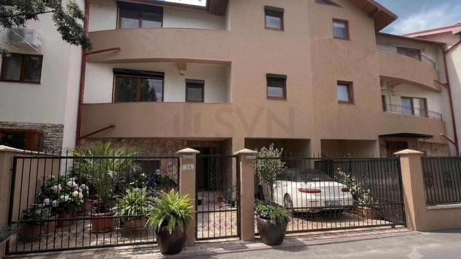 Casă individuală cu 6 camere cu Canalizare în Pipera