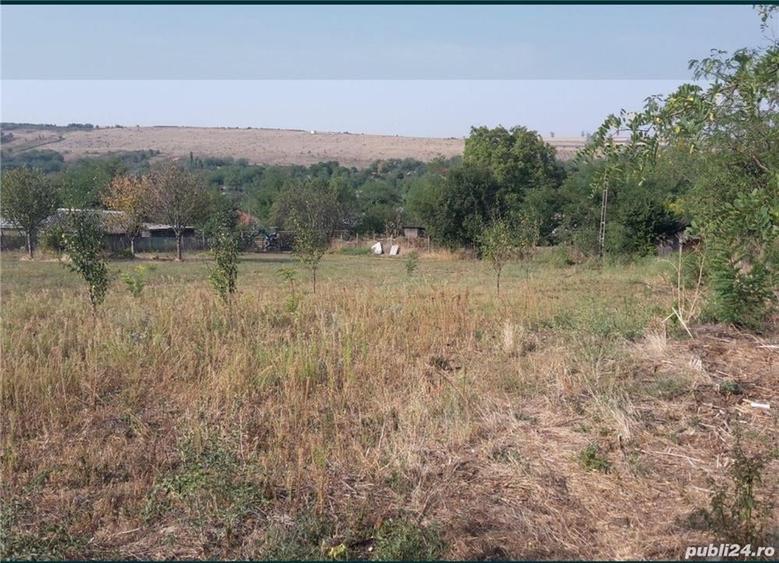 Teren de 3555 mp, în Smulți