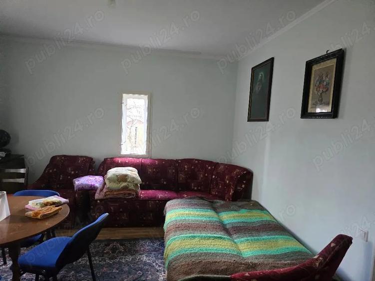 Casă cu 3 camere cu Teren 2500 Mp în Pietroasa