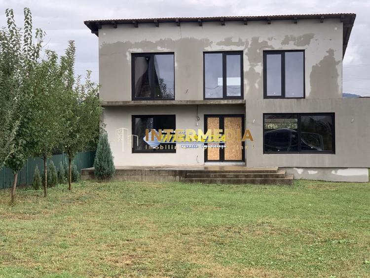 Casă individuală cu 4 camere cu Teren 670 Mp în Ampoi 3