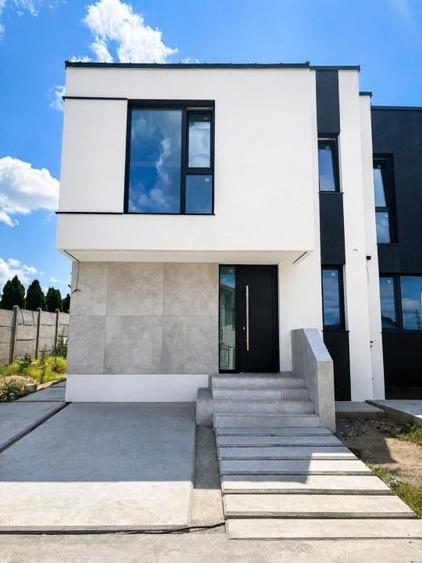 Casă individuală cu 4 camere cu Canalizare în Exterior Est