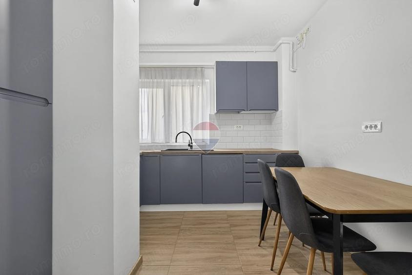 Apartament cu 4 camere decomandat în Polivalentă