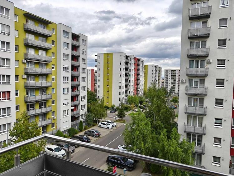 Apartament cu 2 camere decomandat în Avantgarden