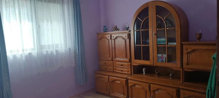 Casă cu 3 camere cu Teren 1800 Mp în Central