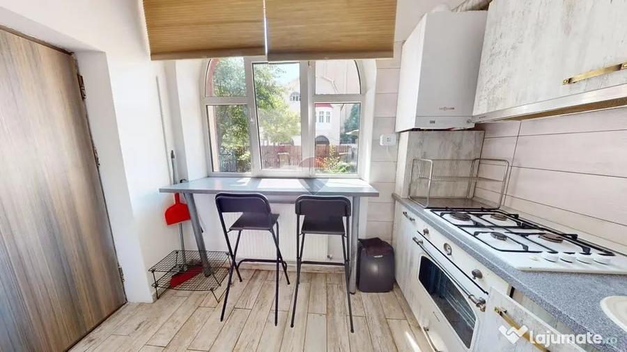 Apartament cu 2 camere decomandat în Central