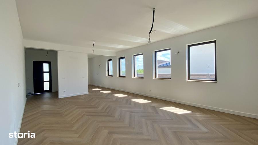 Casă cu 4 camere cu Teren 561 Mp în Ciurea