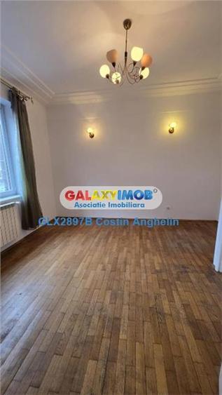Casă cu 5 camere cu Teren 60 Mp în Cișmigiu
