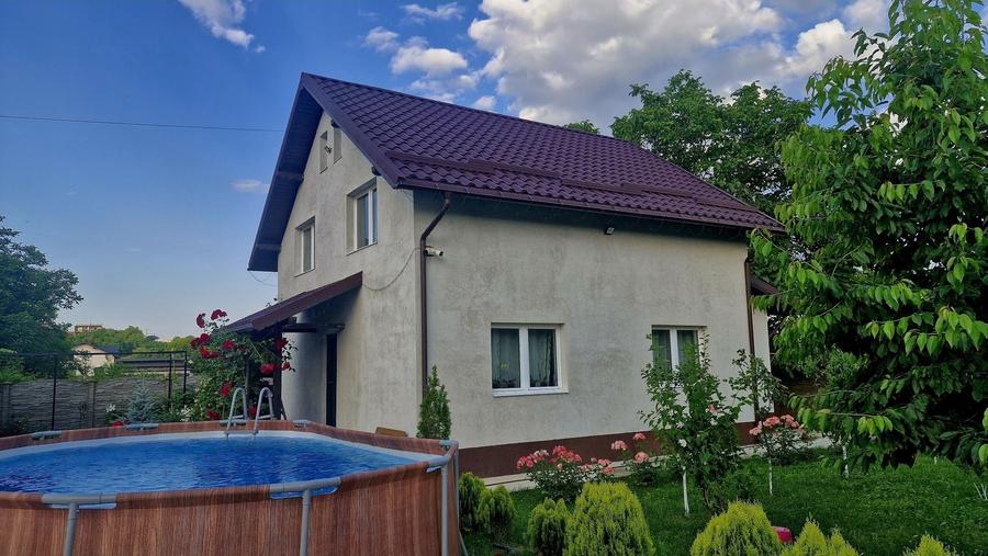 Casă cu 4 camere în Exterior Vest