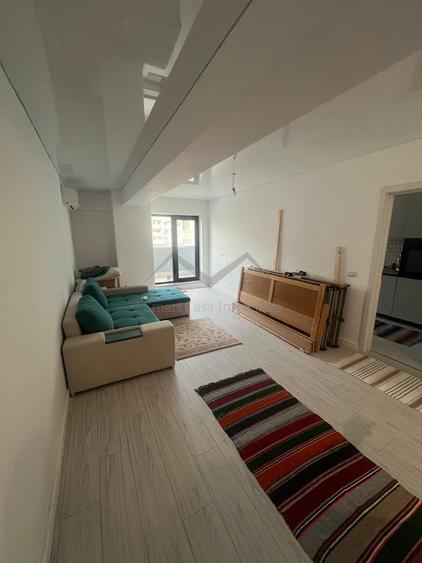 Apartament cu 2 camere decomandat în Nicolina