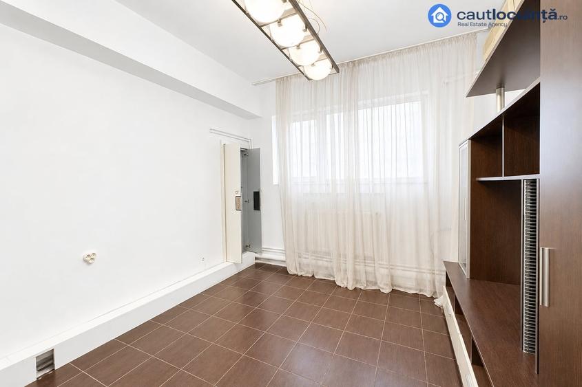 Apartament cu 3 camere în P-ța Romană