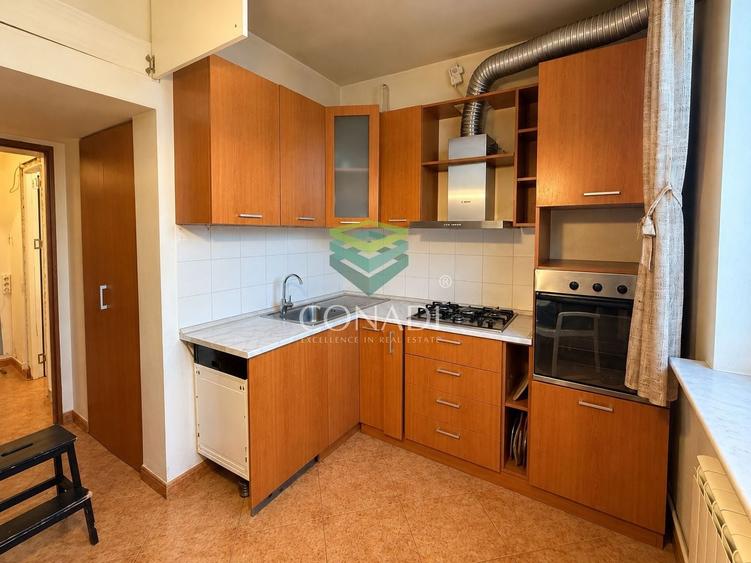 Apartament cu 3 camere semidecomandat în Vatra Luminoasă