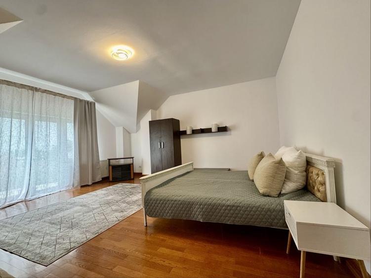 Casă cu 4 camere cu Teren 800 Mp în Grădiște