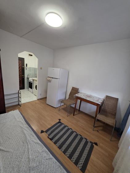 Persoana fizica, garsoniera ,str Sf Ap Andrei, mobilata si utilata complet - 8