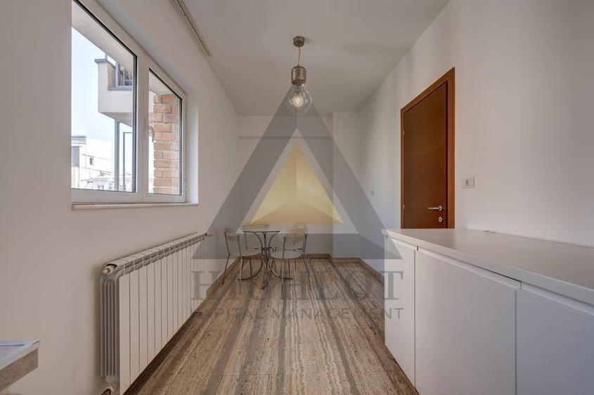 Apartament cu 4 camere decomandat, mobilat în Eminescu