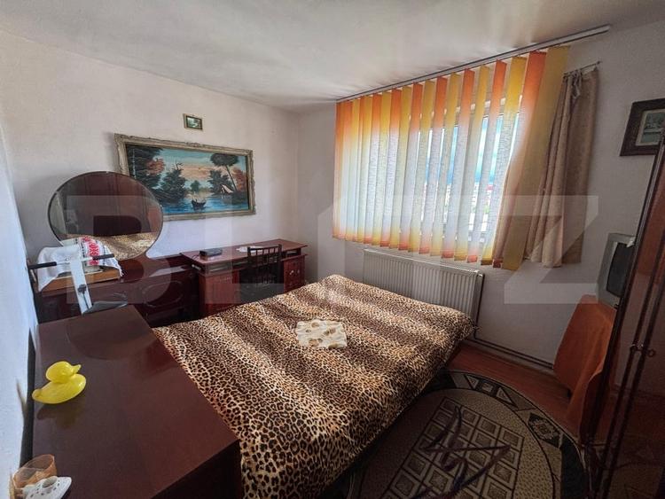 Apartament cu 2 camere semidecomandat, mobilat în Micro 11
