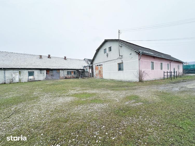 Spațiu comercial, de 2,272 mp, în Central