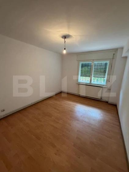 Apartament cu 2 camere decomandat în Calea București