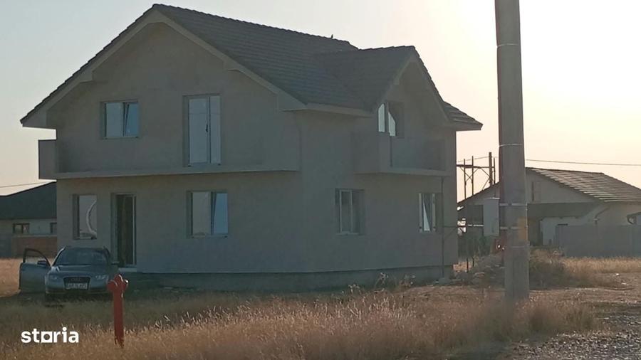 Casă cu 4 camere în Central