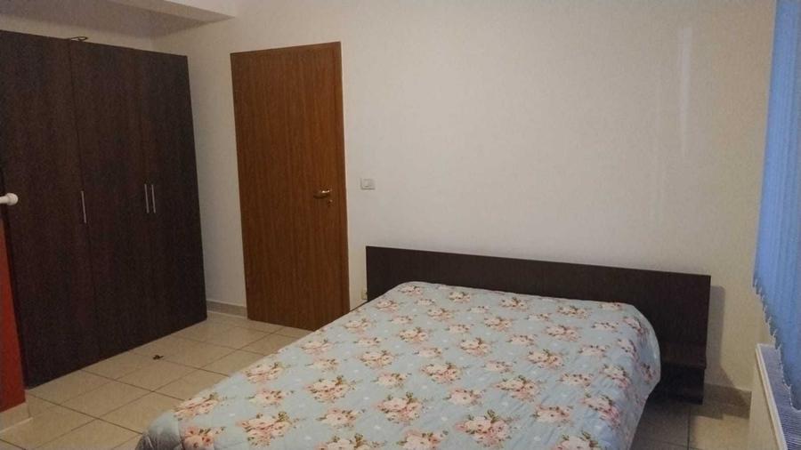 Casă cu 2 camere decomandat în Exterior Vest