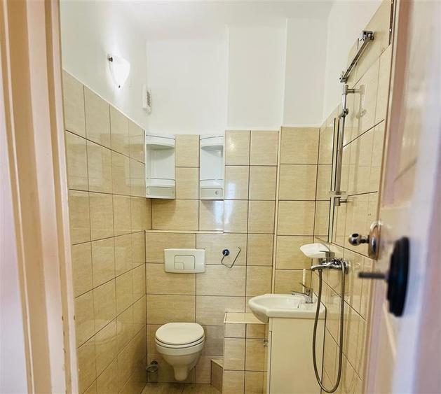 Apartament cu 2 camere semidecomandat, mobilat în Hărmanului