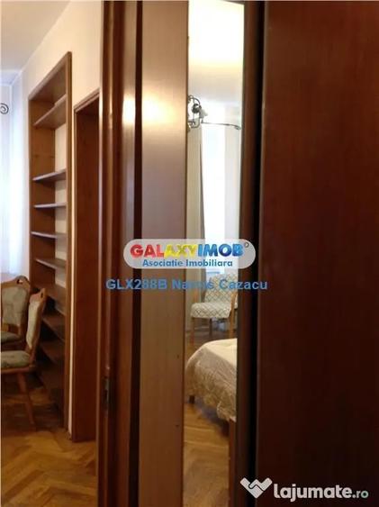 Apartament cu 3 camere decomandat în Polonă