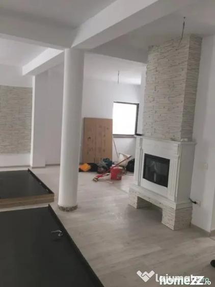 Casă cu 5 camere cu Teren 420 Mp în Bradu