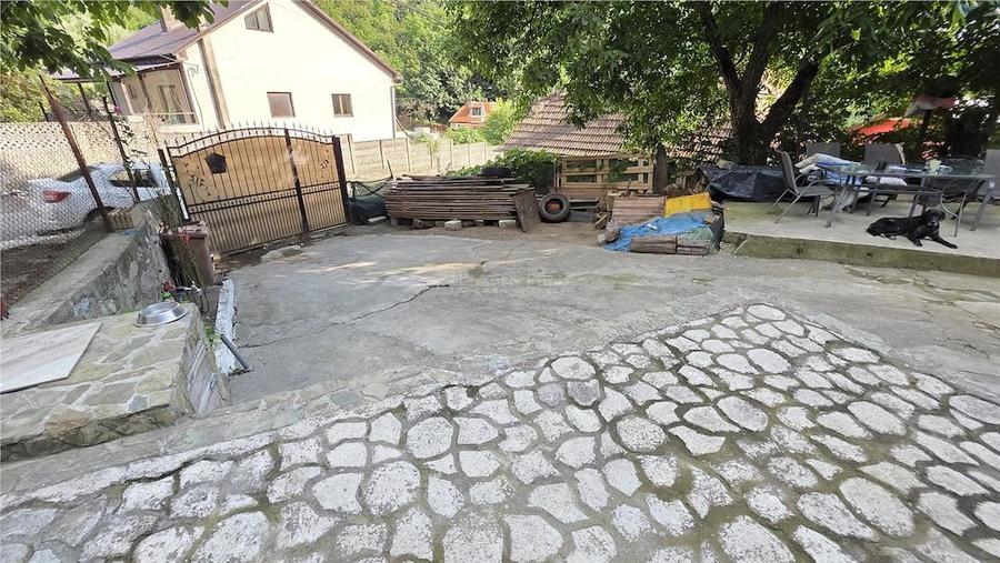 Casă cu Teren 420 Mp în Oravița