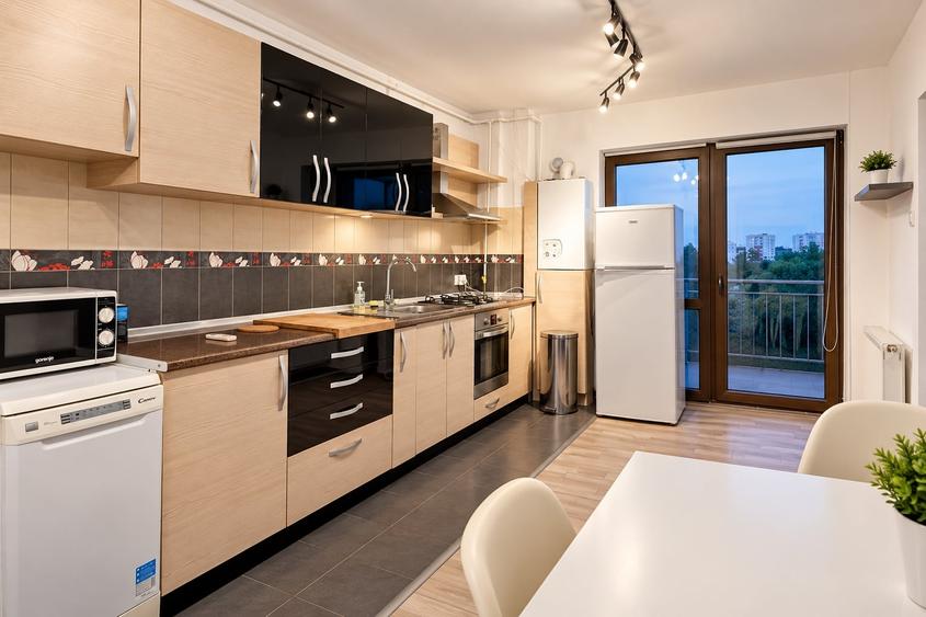 Apartament cu 2 camere decomandat, mobilat în Central