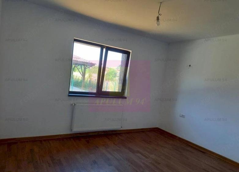 Casă cu 4 camere cu Teren 500 Mp în Gulia
