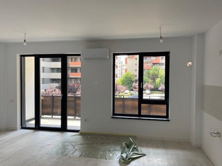 Apartament cu 3 camere nedecomandat în Aradului