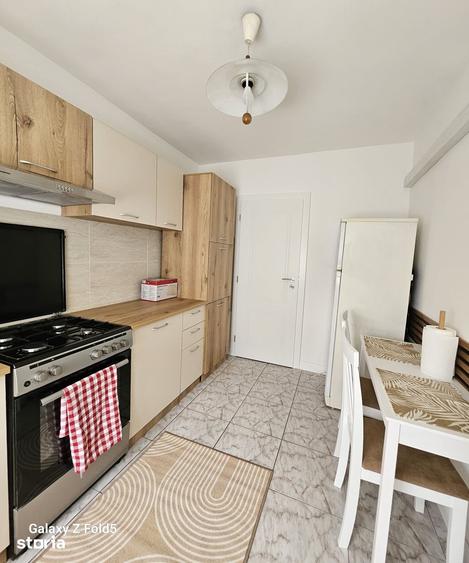 Apartament cu 3 camere decomandat în Iosia
