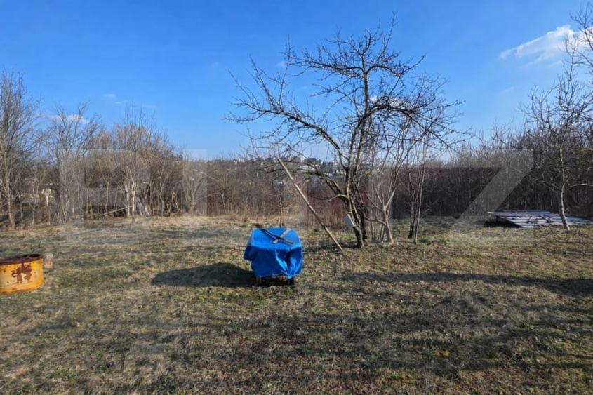 Casă individuală cu 3 camere cu Canalizare în Central